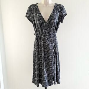 Surplice Dress Size Small Worthington Stretch V Neck Short‎ Sleeve Midi